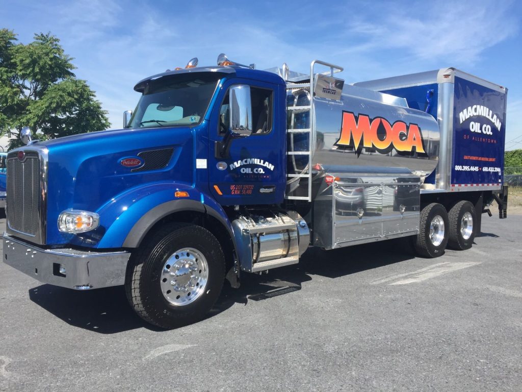 Large MOCA oil truck, blue